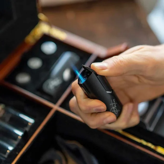 Blue flame torch lighter